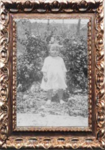 mom012-1a.jpg